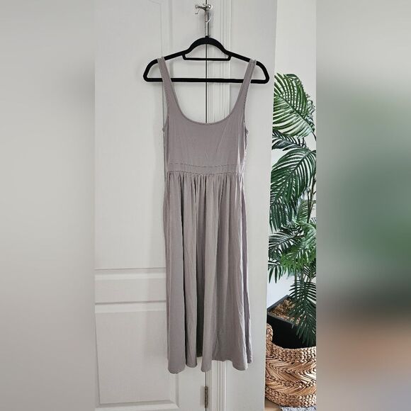 Wilfred Aritzia Elegant Gray Sleeveless Dress - Picture 2 of 5